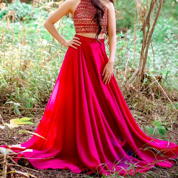 Prom dress - Picture 2 of 4